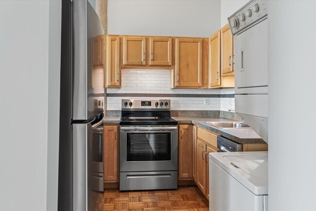 Building Photo - 101 N Chestnut St Apt 3