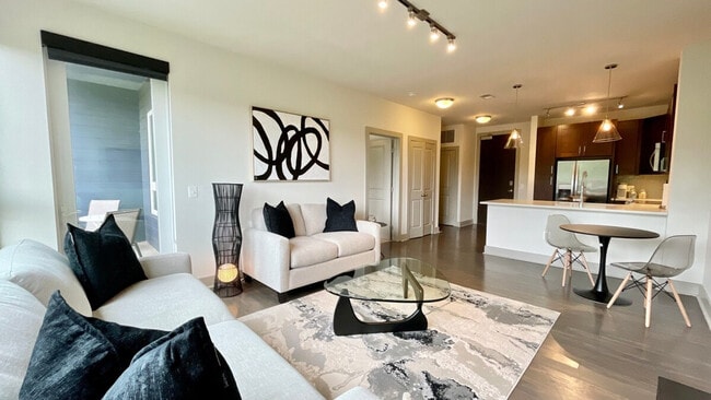 Building Photo - 7480 Carriage Hills Dr