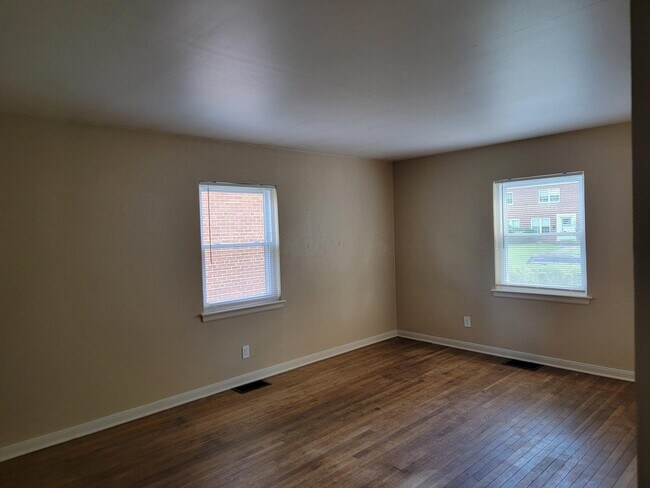 Building Photo - 594 Chatham Rd