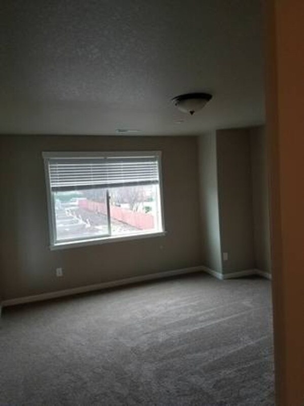 Building Photo - 7649 NE 31st Cir