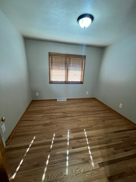 Building Photo - 6210 Franklin Ave