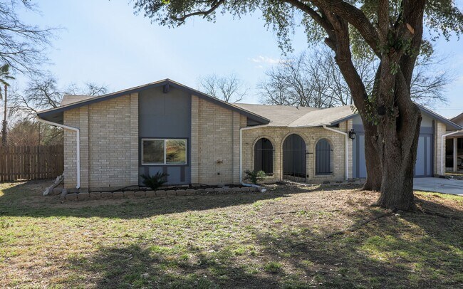 Building Photo - 9622 Bay Vw Dr
