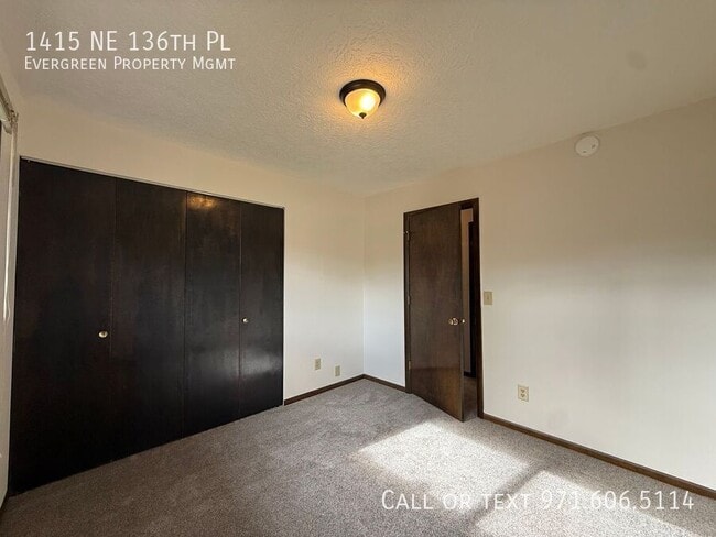 Building Photo - 1415 NE 136th Pl
