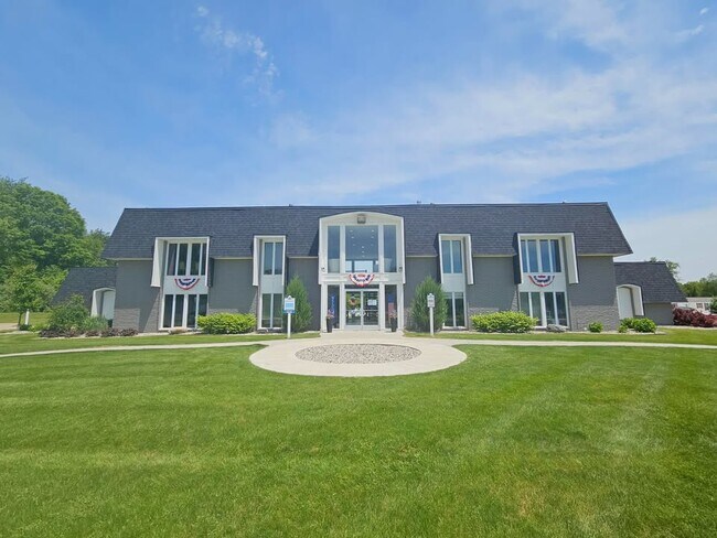 Building Photo - 122 Elm