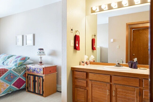 Building Photo - 716 Lagoon Dr