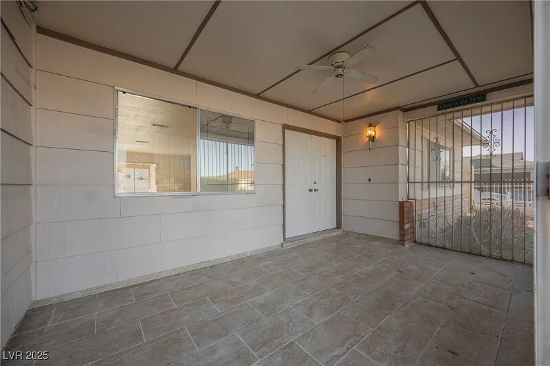 Building Photo - 220 Bruin Way