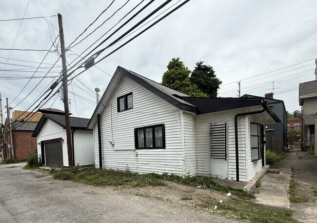 Building Photo - 295 E Whittier St