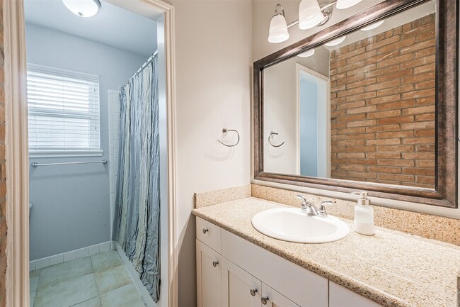 Building Photo - 12919 Westella Dr