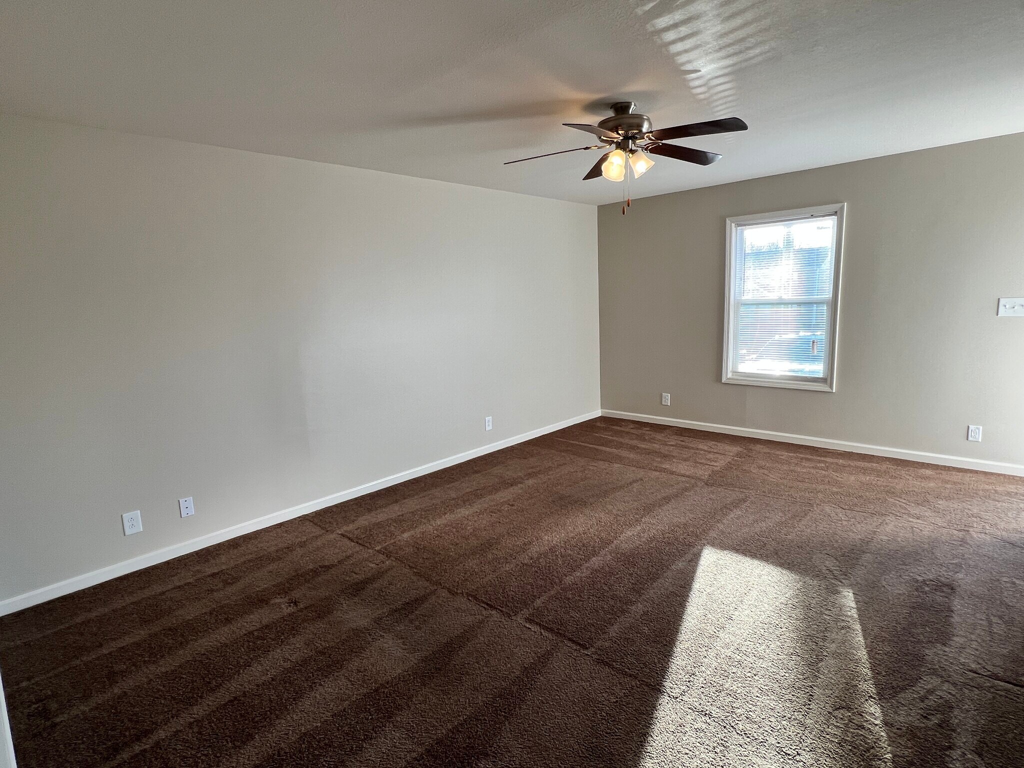Building Photo - 533 Patriot Park Ct