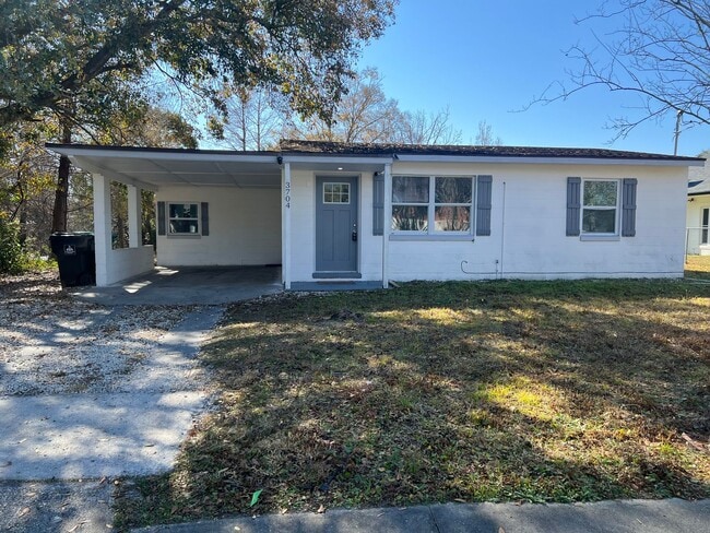 Building Photo - Charming 3-Bed / 2-Bath Renovated Rental in Washington Shores – Prime Orlando Location!