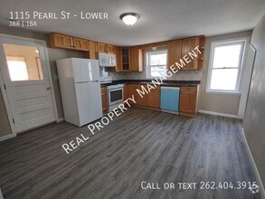 Building Photo - Updated 3 Bedroom Lower Duplex