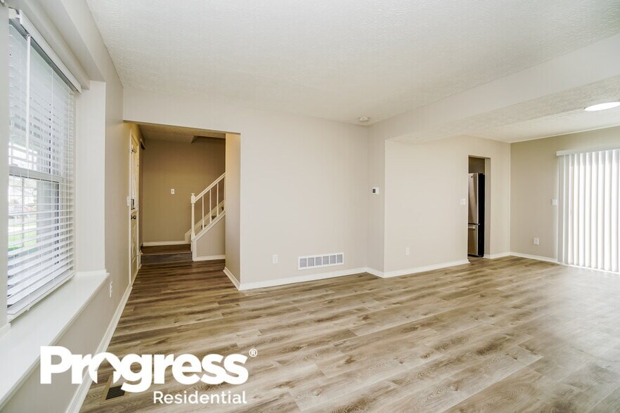 Building Photo - 5011 Hidden View Dr
