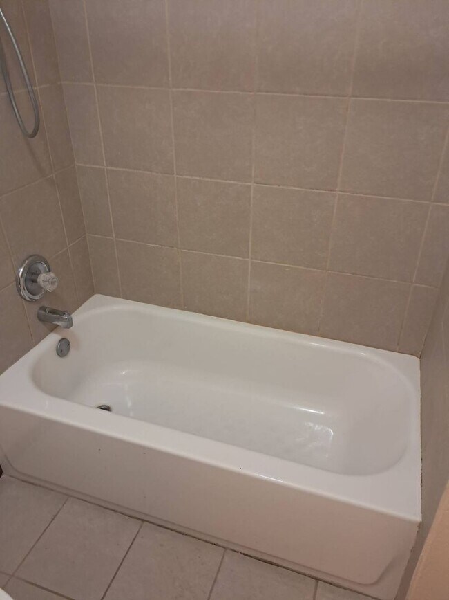 Building Photo - 9537WBradleyRdM