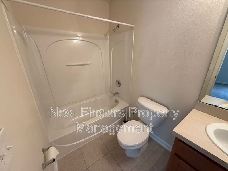 Building Photo - 808 S Black Cherry Dr