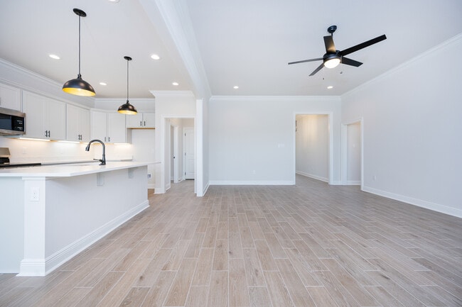 Building Photo - 3630 Ancient Oaks Cir