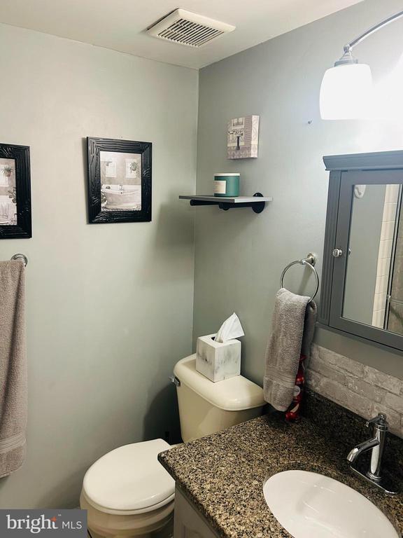 Building Photo - 60104 Delaire Landing Rd