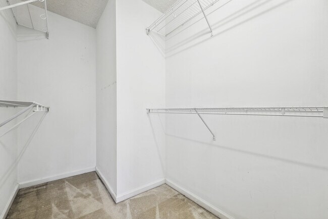 Building Photo - 2005 Rathie Dr