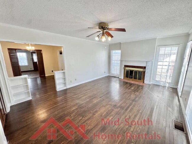 Building Photo - 135 S Greer St