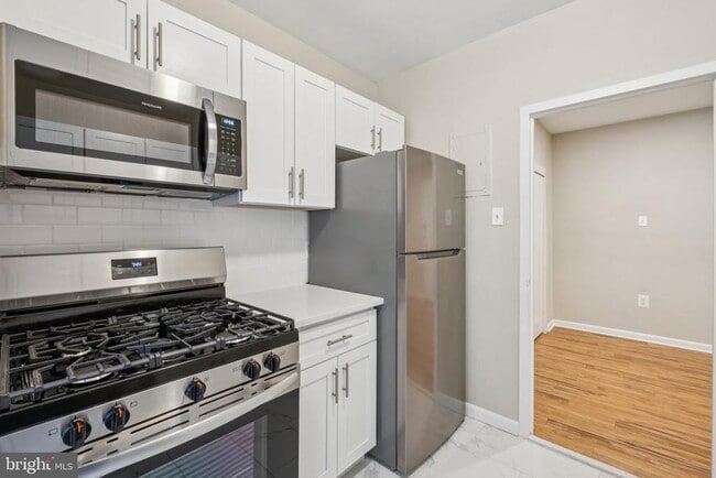 Building Photo - 135 S 19th St