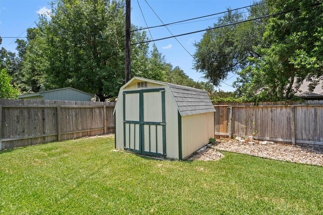Building Photo - 2900 Brandy Ln