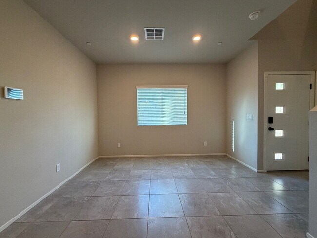 Building Photo - GATED 4 BED 2.5 BATH 2 CAR GARAGE SINGLE FAMILY HOME w/ LOFT, BEDROOM DOWNSTAIRS, NEXT TO COMMUNI...