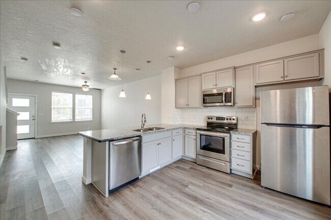 Building Photo - Townhome 2 bed / 2.5 bath in Boise!