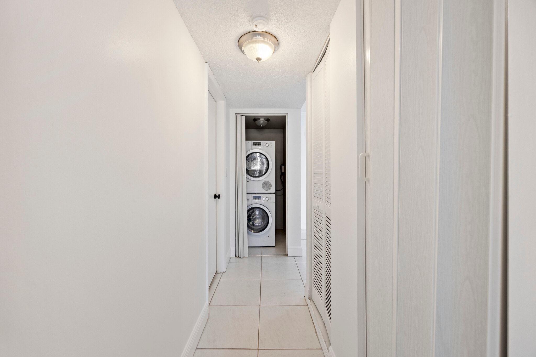 Building Photo - 470 NW 20th St