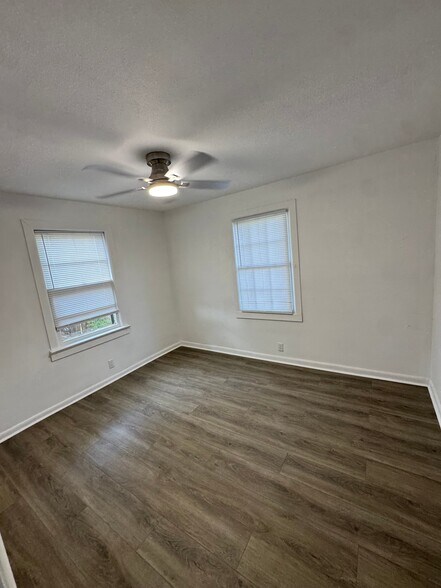 Building Photo - 7036 W Canal Blvd