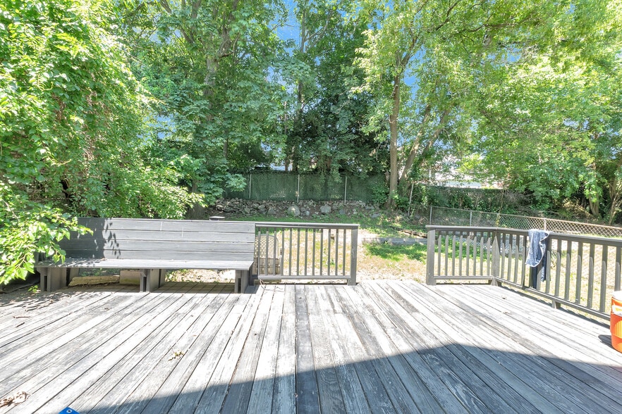 Rear Deck - 31 Justin Rd