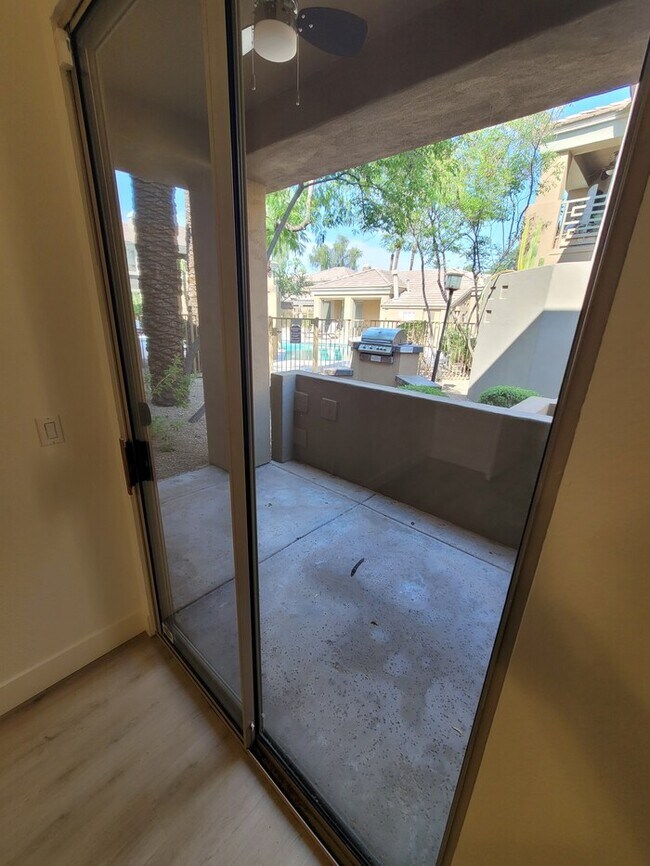 Building Photo - Remodeled 1/1 for rent near Camelback & 36th St.