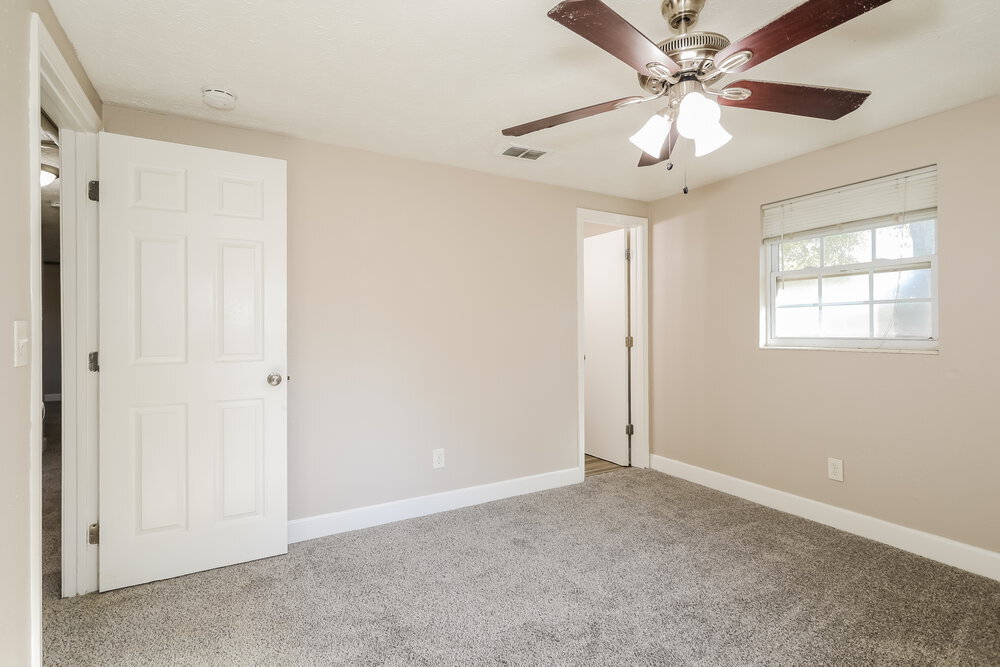 Building Photo - 126 Aries Dr