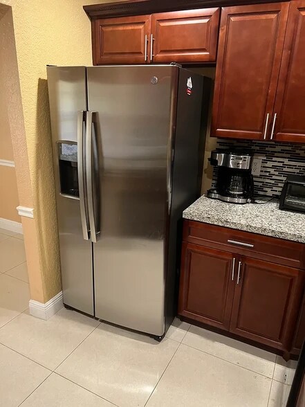 Building Photo - 813 NW 19th Ave