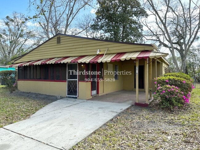 Building Photo - 3518 Japonica Rd N