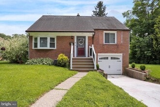Building Photo - 6 Darlin Dr