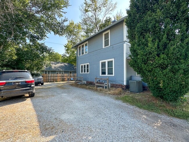 Building Photo - 2862 Lincoln Way