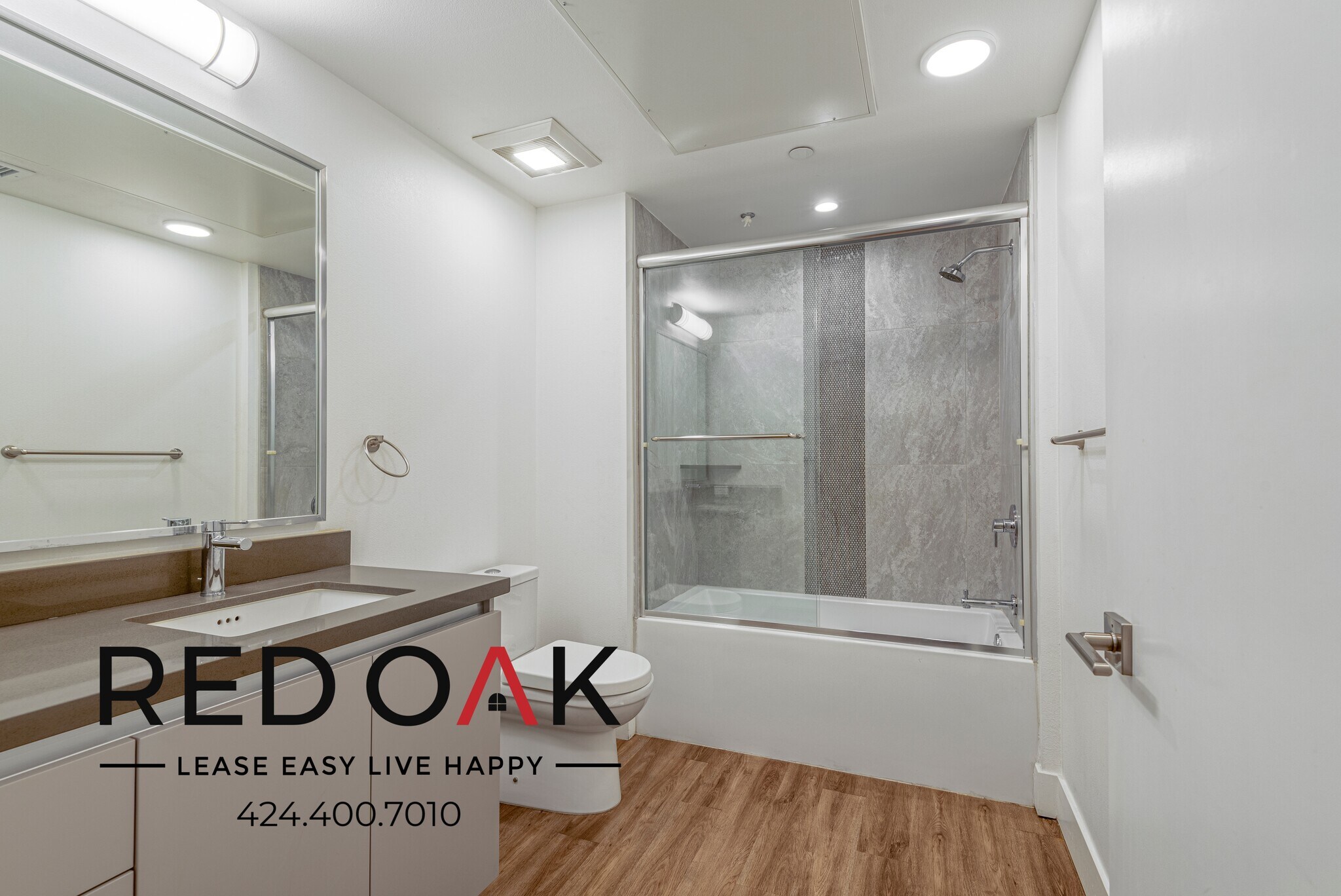 Building Photo - 453 S Kenmore Ave