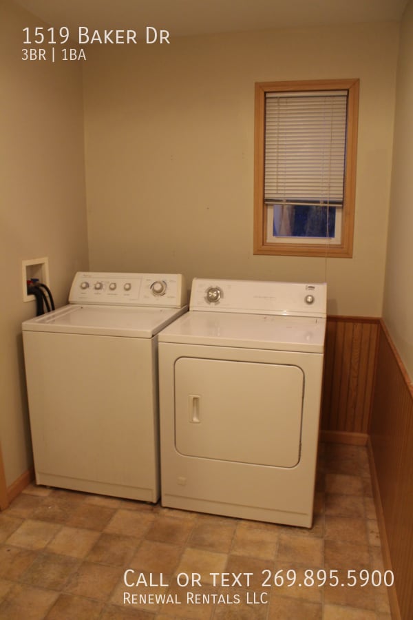 Building Photo - 1519 Baker Dr