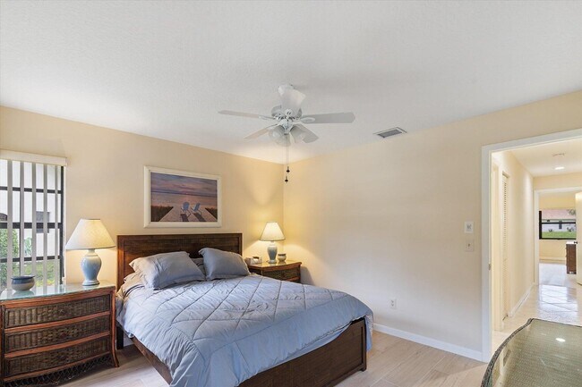 Building Photo - 16700 Willow Creek Dr