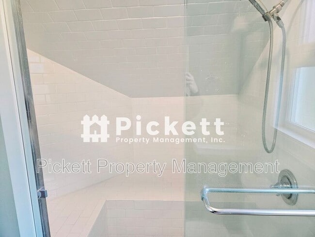 Building Photo - 9062 Tracyton Blvd NW