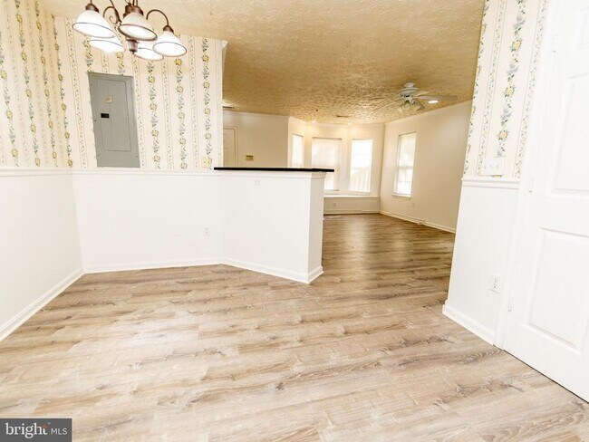 Building Photo - 40 Amberstone Ct