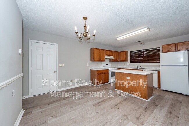 Building Photo - 5161 Eastway St