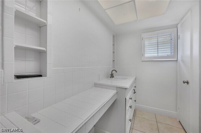 Building Photo - 656 Binnacle Dr