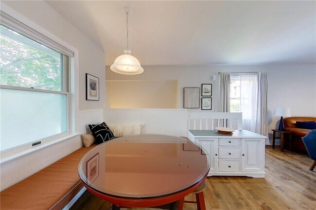 Building Photo - 364 Bellevue Ave