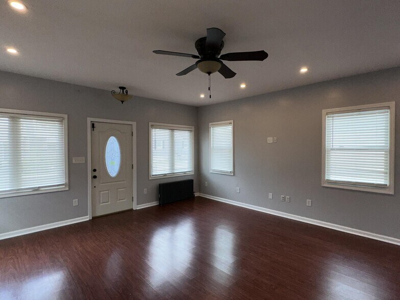 Building Photo - 220 Lafayette Ave