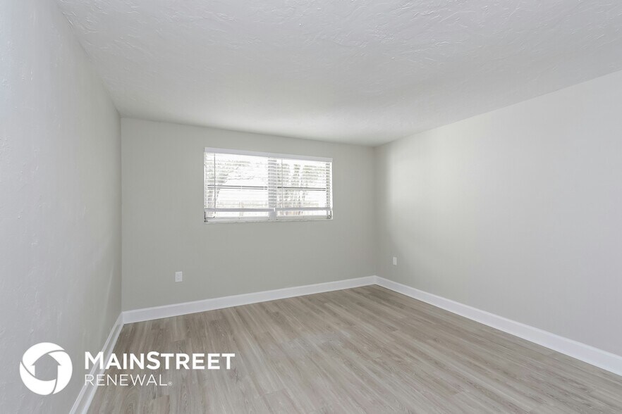 Building Photo - 2175 Gentian Rd