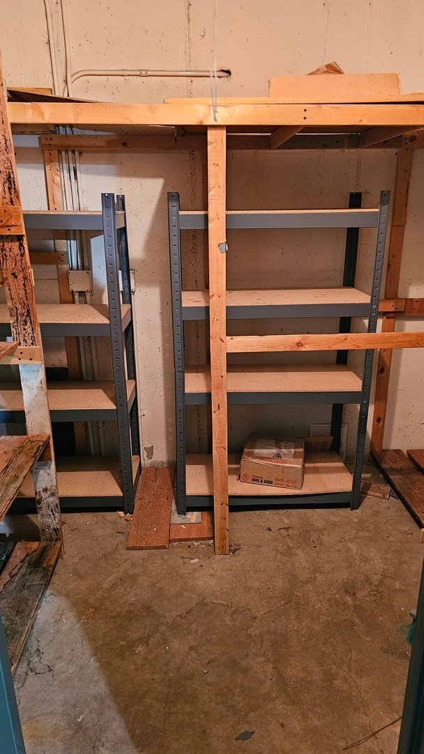 Building Photo - 675 Pearson St