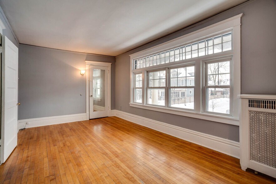 Building Photo - 3007 Irving Ave S