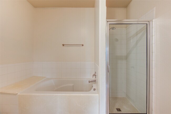 Building Photo - 734 Mill Spring Ct