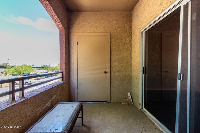 Building Photo - 5401 E Van Buren St