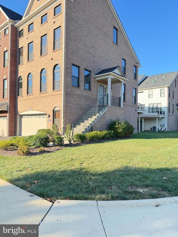 Building Photo - 22461 Windsor Locks Square